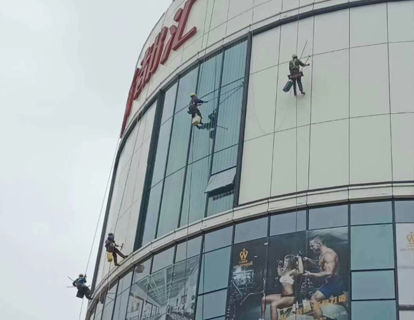 玻璃幕墻清洗方法 玻璃幕墻清洗方法